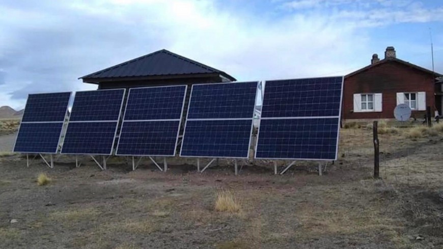 Instalación de paneles solares en los Parques Nacionales.