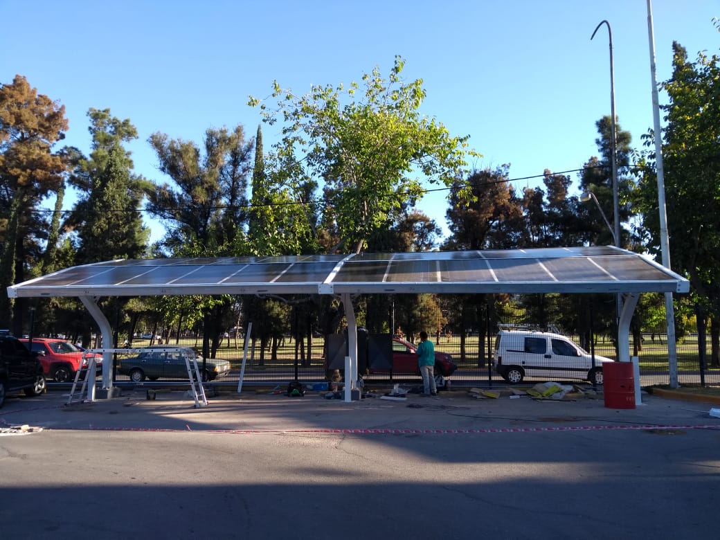 SHOPPING MENDOZA (IRSA): Solar Parking with Glass Panels